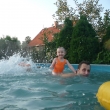 U Sekerů v bazénu (srpen 2011, Vědomice)
