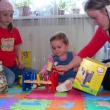 Jestlipak to p�jde vyndat ven? A na co m� maminka tu pali�ku?