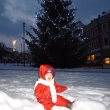 s v�no�n�m stromem na Roudnick�m n�m�st�